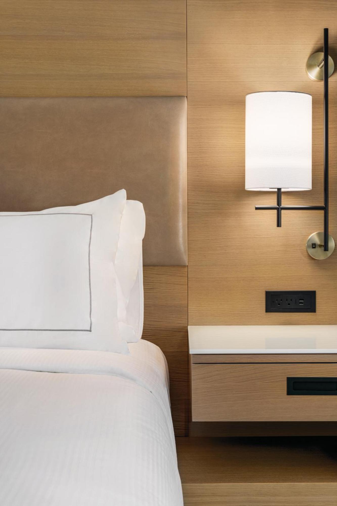 Doubletree By Hilton Columbus Hotel