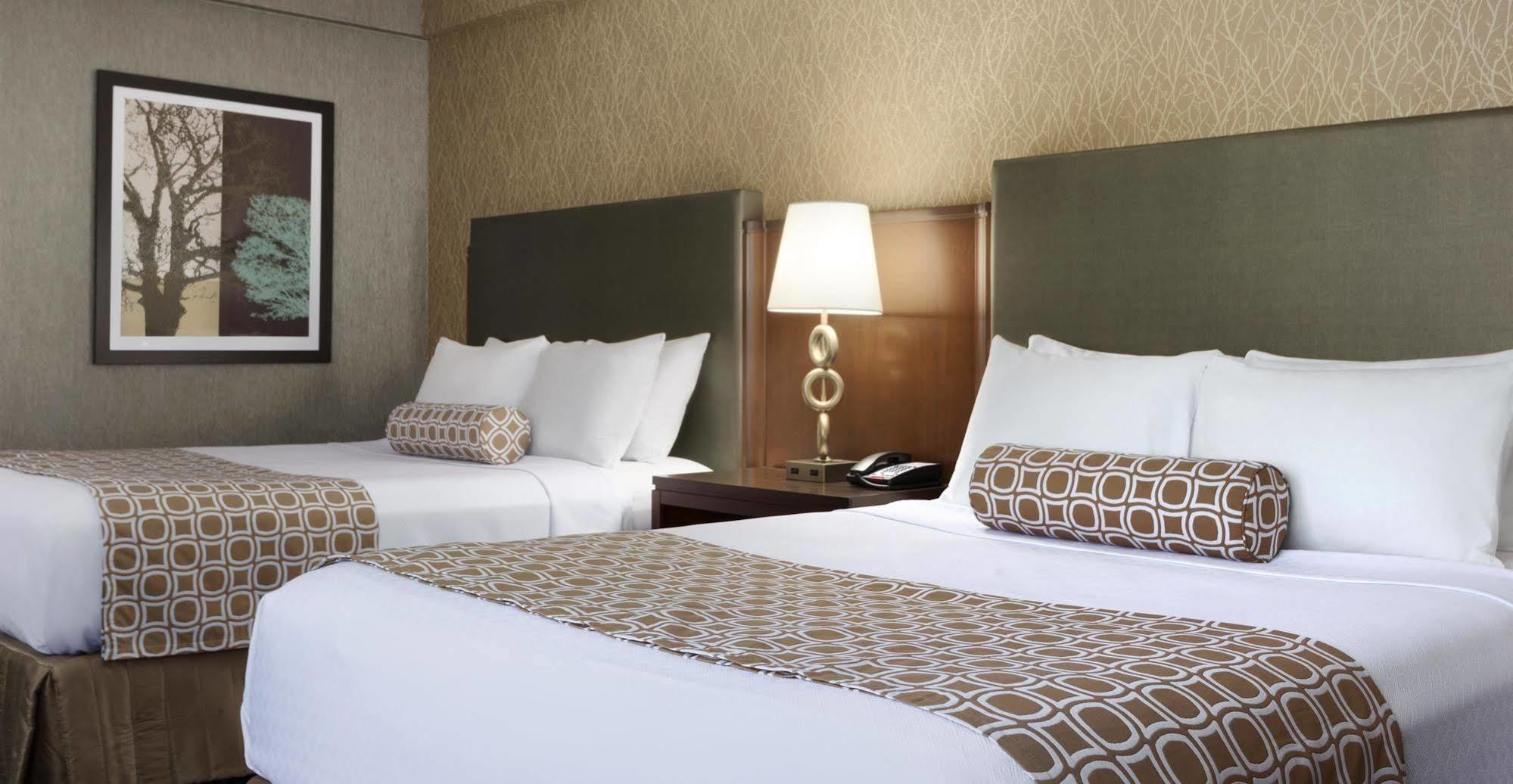 Hotel Doubletree By Hilton Columbus 4*